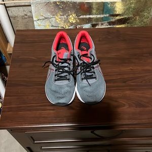 ASICS mens running shoes